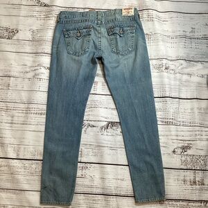 1139. True Religion Light Wash Jeans Size 32